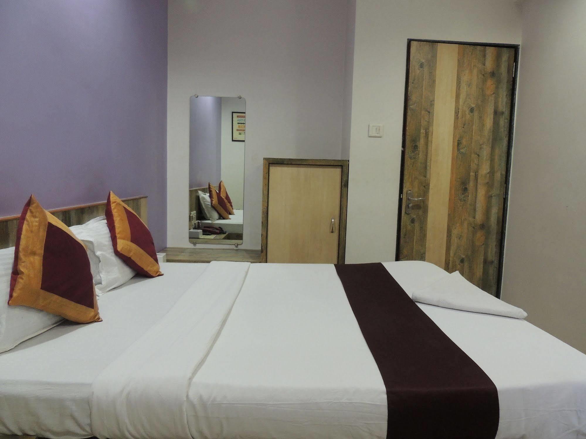 Fabhotel Galaxy Suite Мумбаи Экстерьер фото