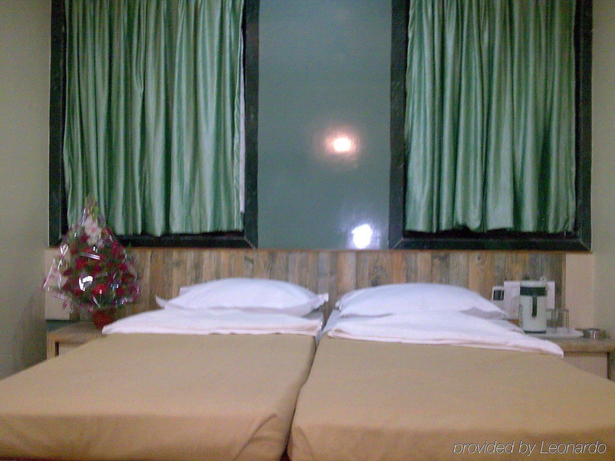 Fabhotel Galaxy Suite Мумбаи Экстерьер фото